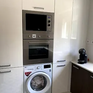 T2 Alvalade Em 3 Pessoas , Lisboa Portugal