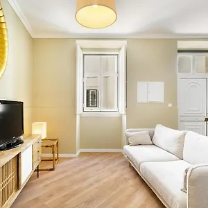 Whome Urban Comfort: 1-br Near Airport & Train Station , Lisboa Portugal